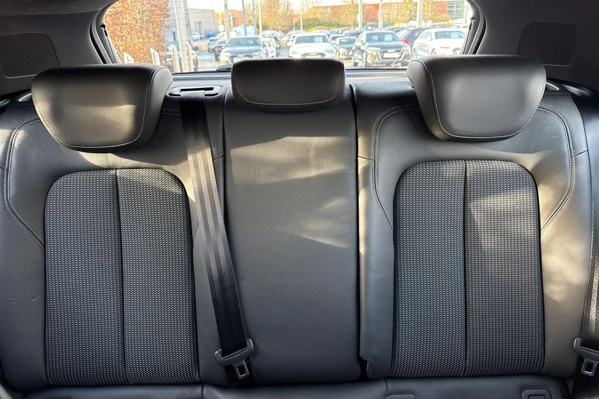 Audi Q2 thumbnail image number 37