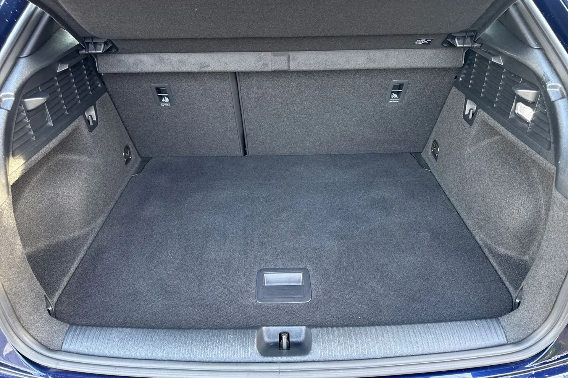 Audi Q2 thumbnail image number 18