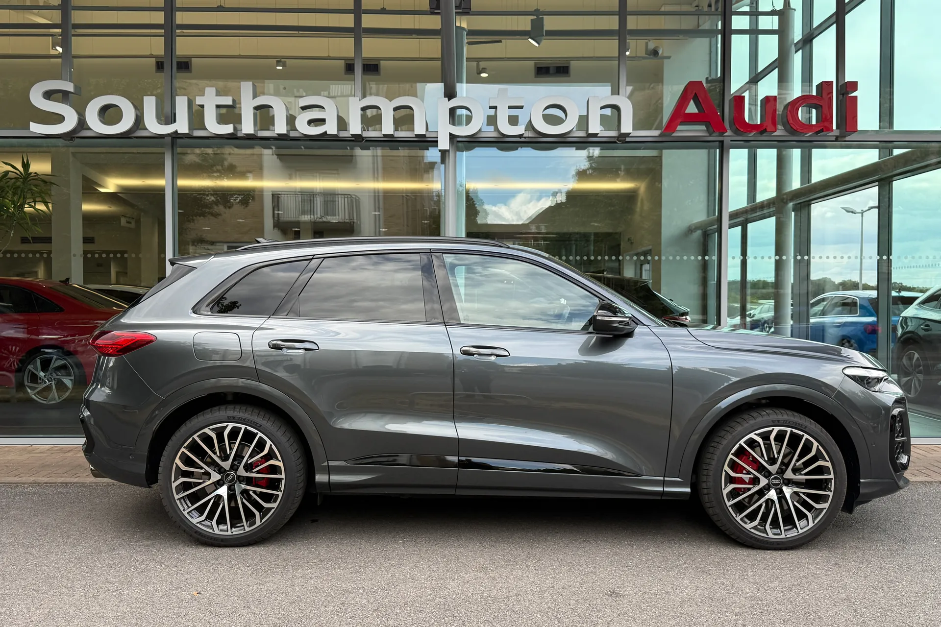 Audi Q5 thumbnail image number 4