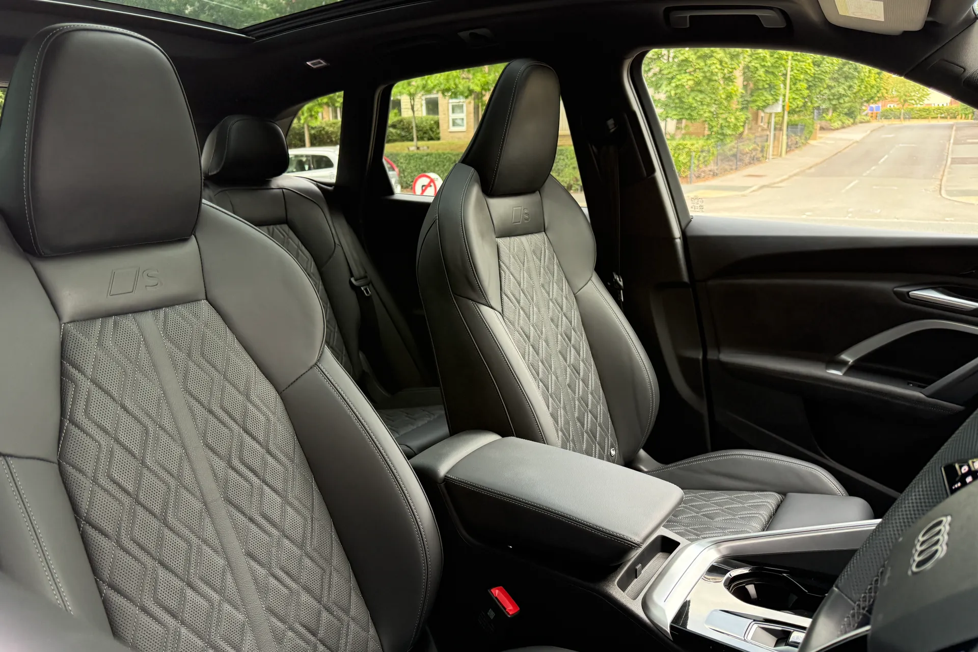Audi Q5 thumbnail image number 28