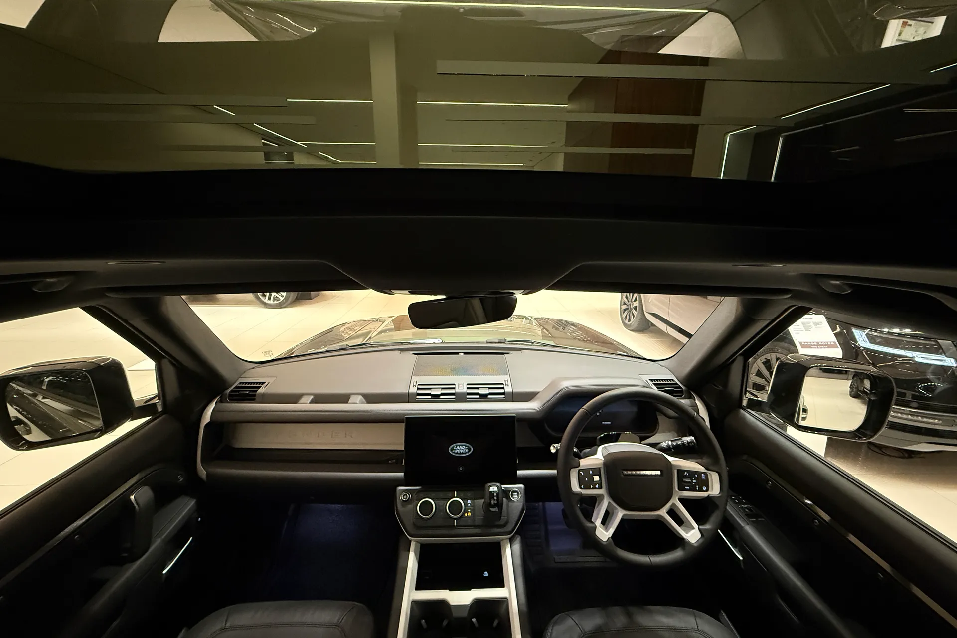 LAND ROVER Defender 90 thumbnail image number 3