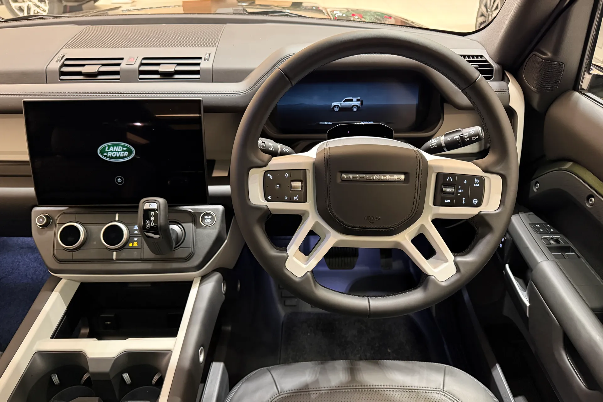 LAND ROVER Defender 90 thumbnail image number 21