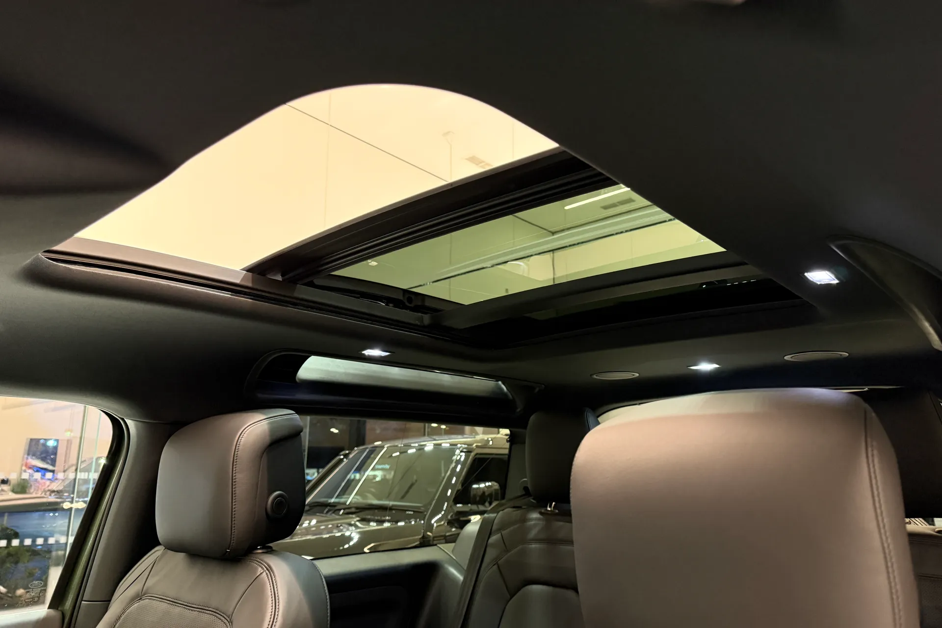 LAND ROVER Defender 90 thumbnail image number 5