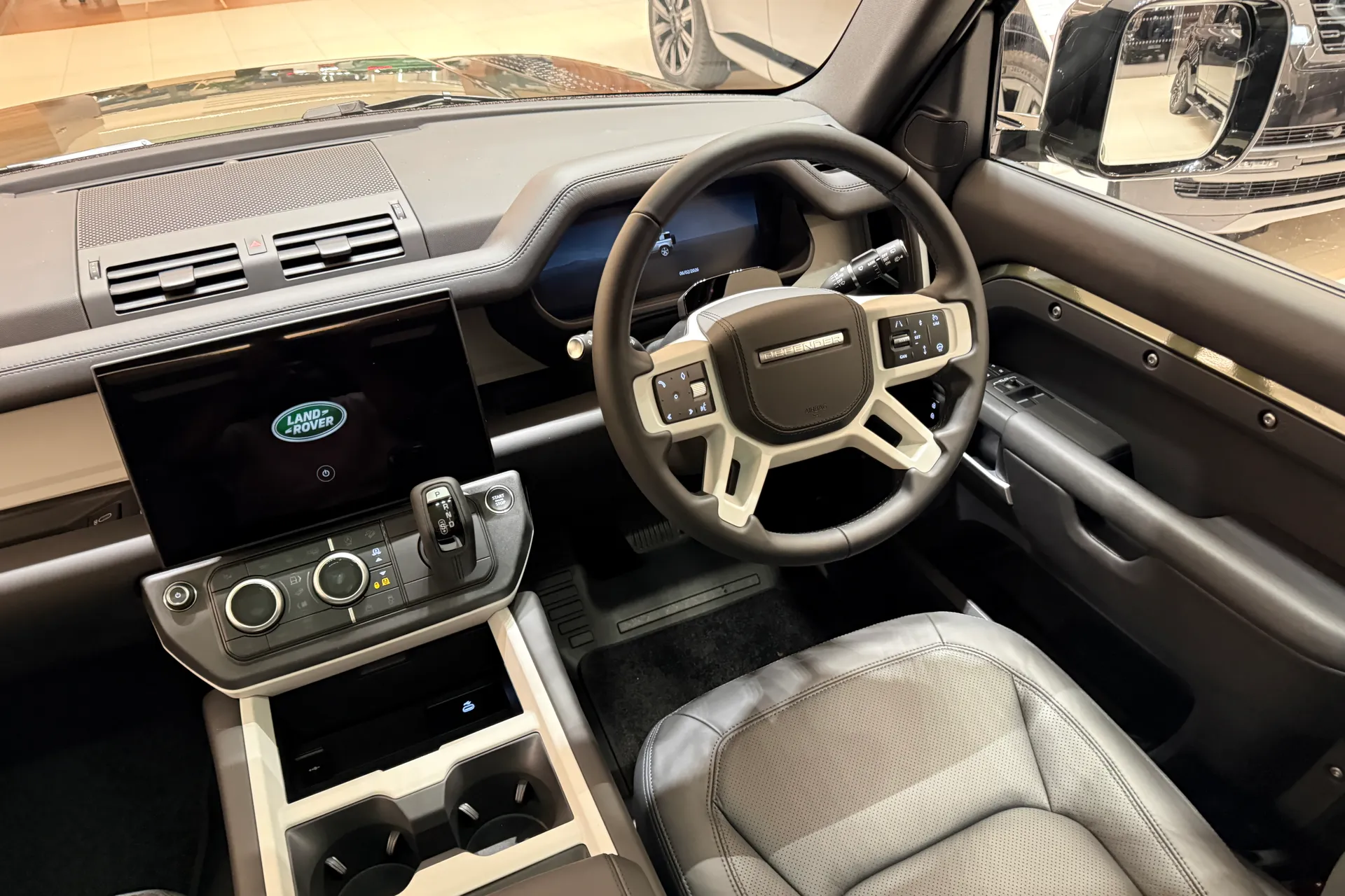 LAND ROVER Defender 90 thumbnail image number 23