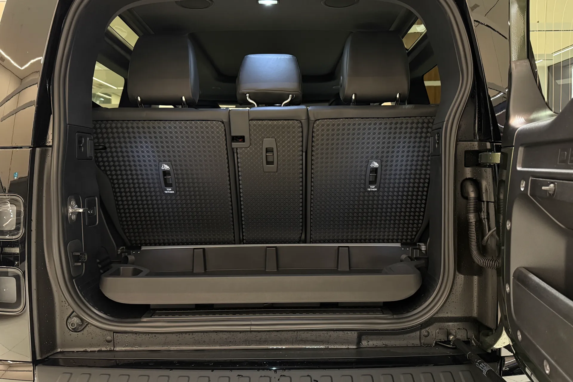 LAND ROVER Defender 90 thumbnail image number 29