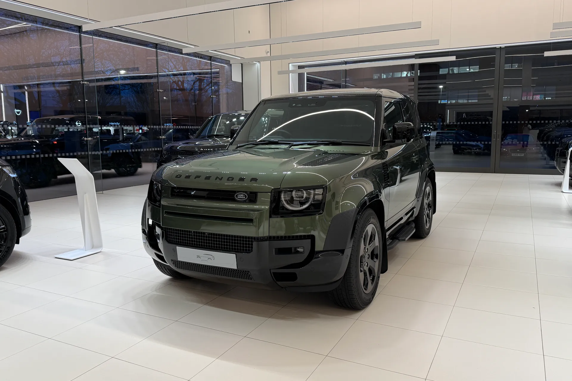 LAND ROVER Defender 90 thumbnail image number 18