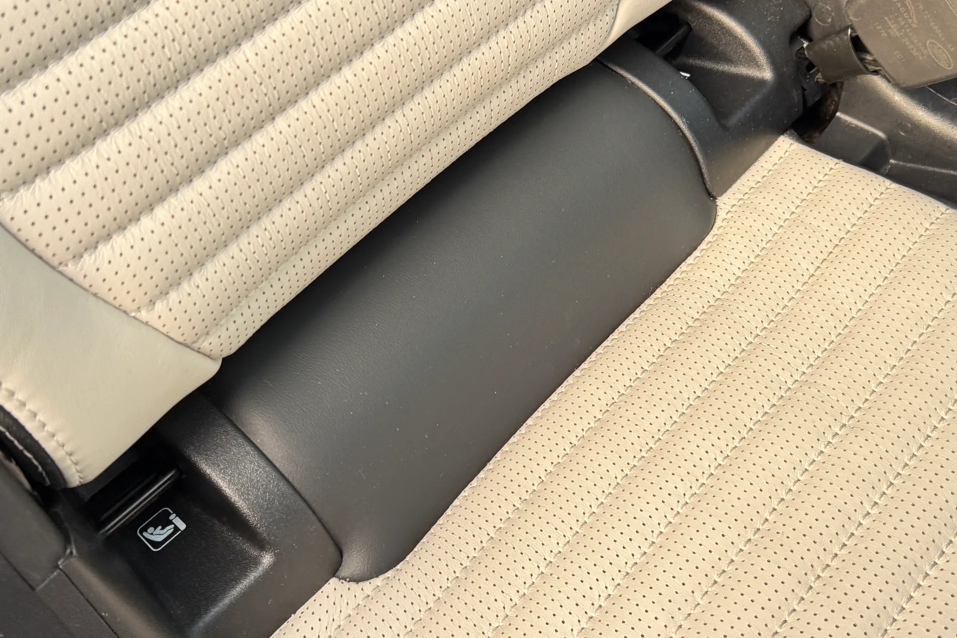 LAND ROVER DISCOVERY SPORT thumbnail image number 36