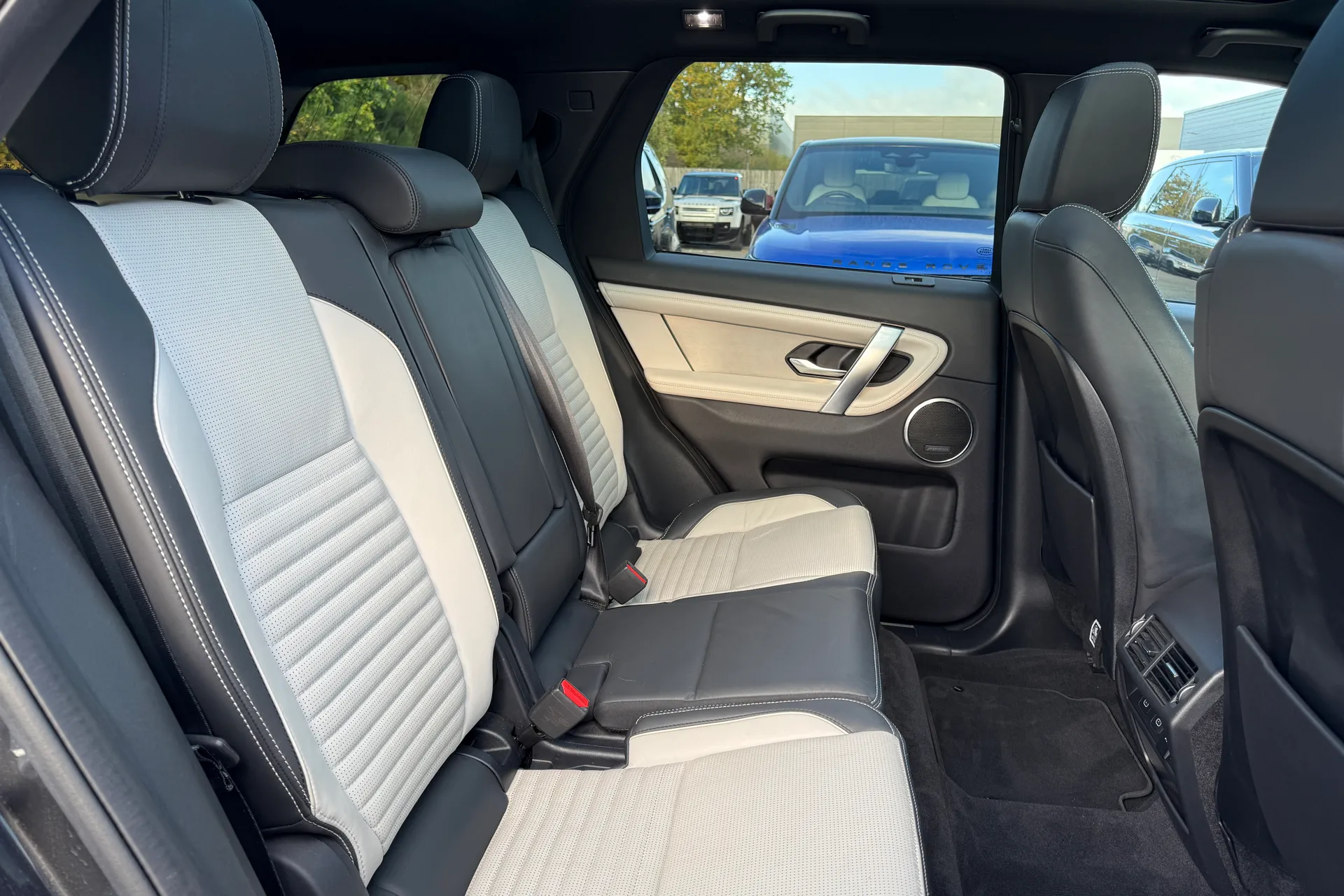 LAND ROVER DISCOVERY SPORT thumbnail image number 34