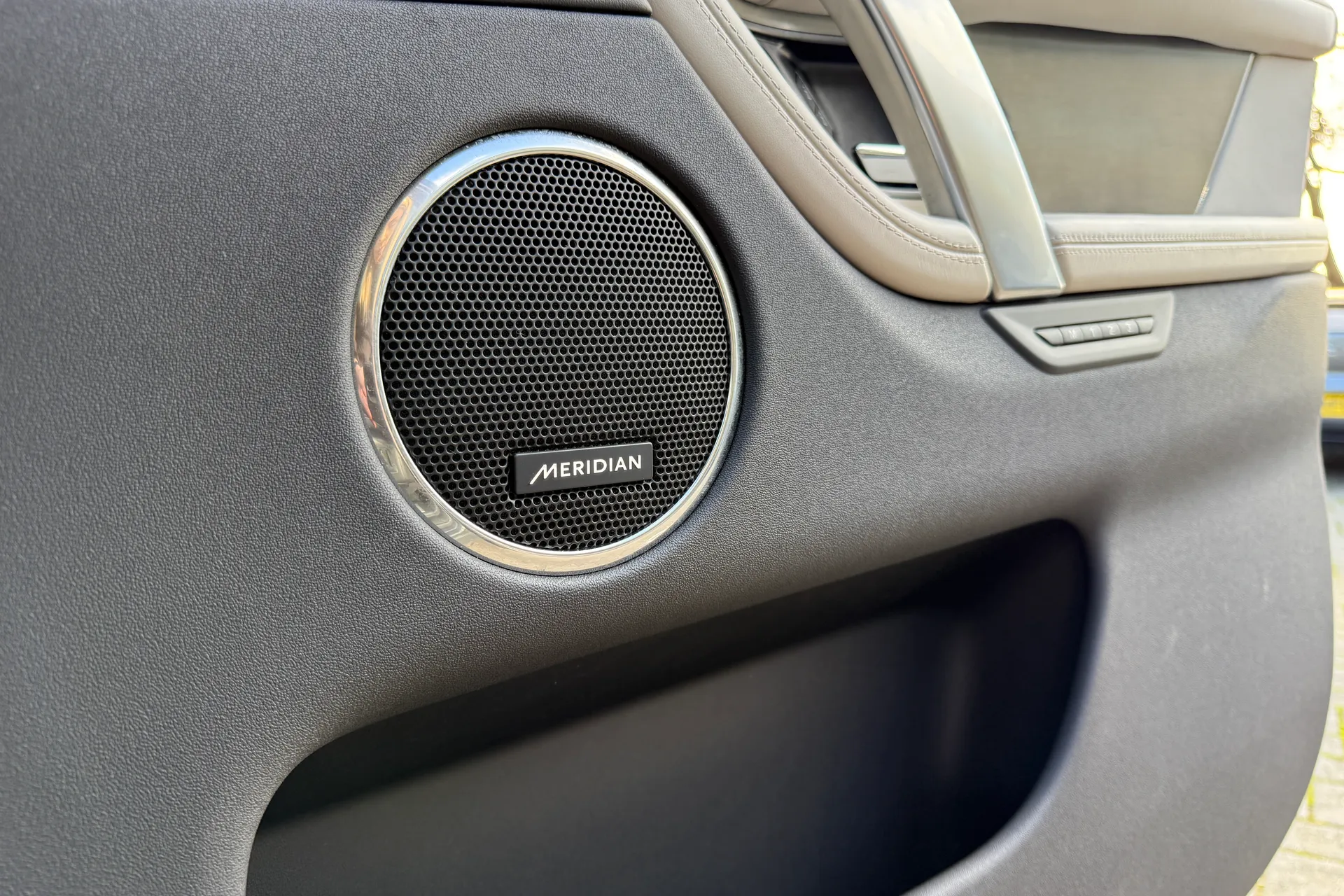 LAND ROVER DISCOVERY SPORT thumbnail image number 46