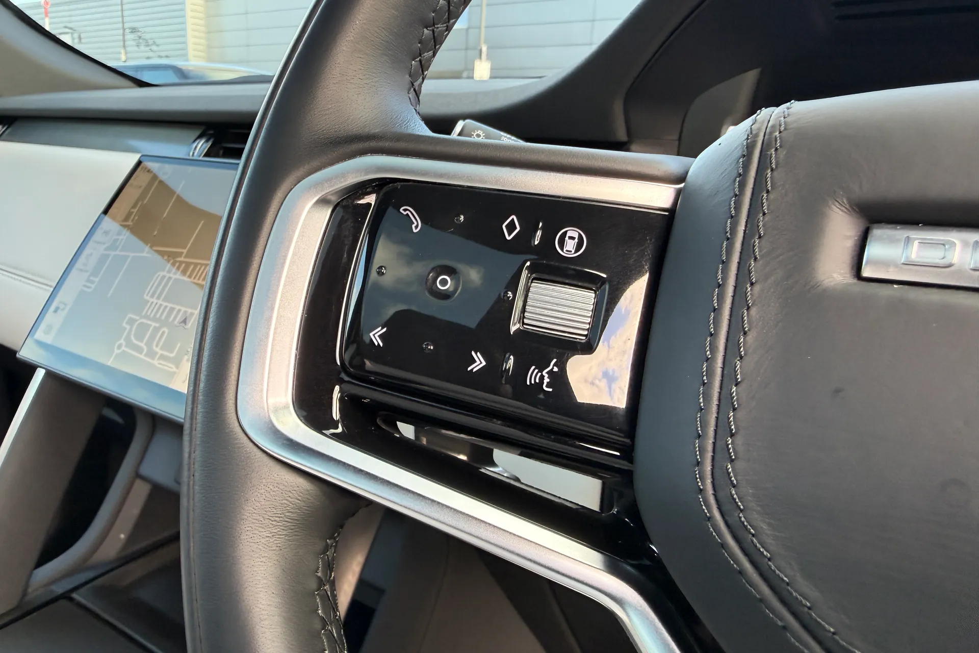 LAND ROVER DISCOVERY SPORT thumbnail image number 48