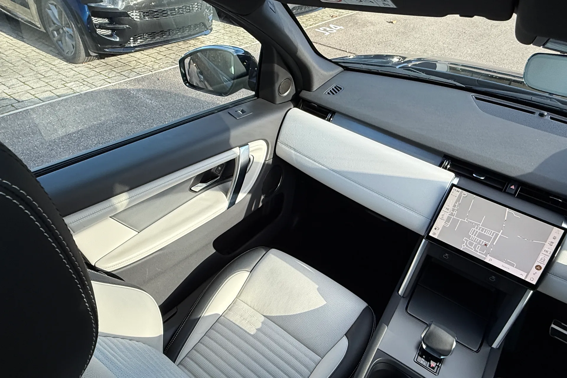 LAND ROVER DISCOVERY SPORT thumbnail image number 23