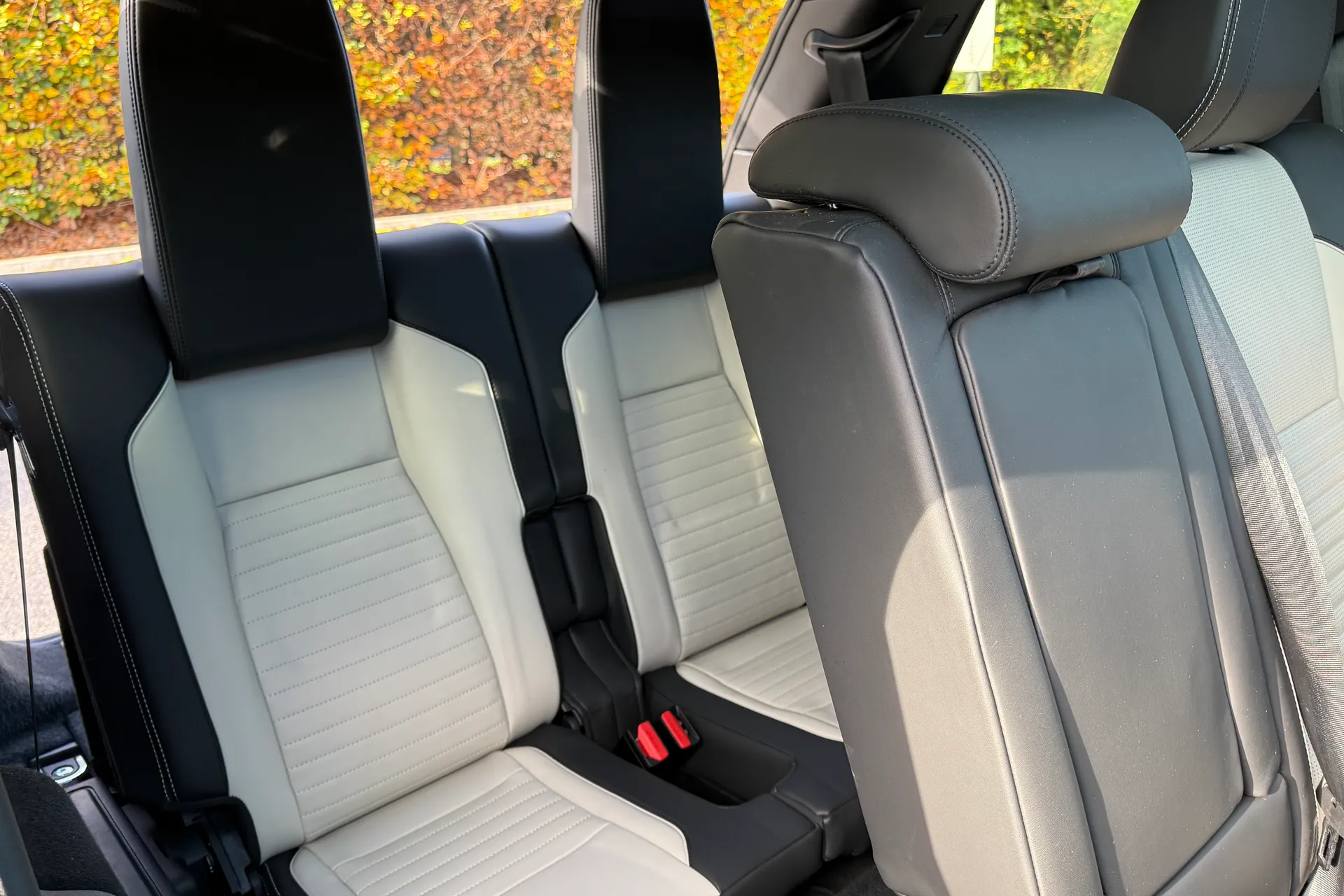 LAND ROVER DISCOVERY SPORT thumbnail image number 30