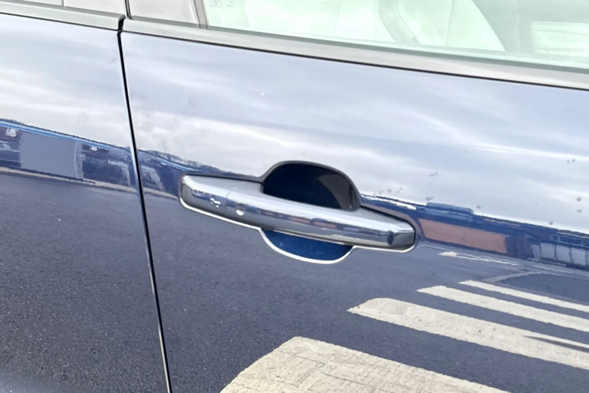 Jaguar F-PACE thumbnail image number 30