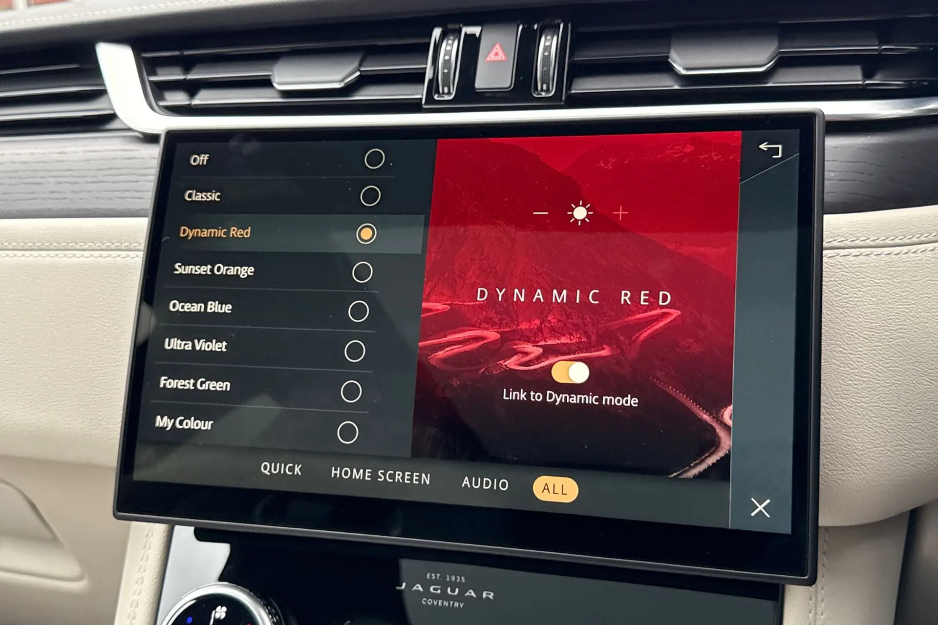 Jaguar F-PACE thumbnail image number 64