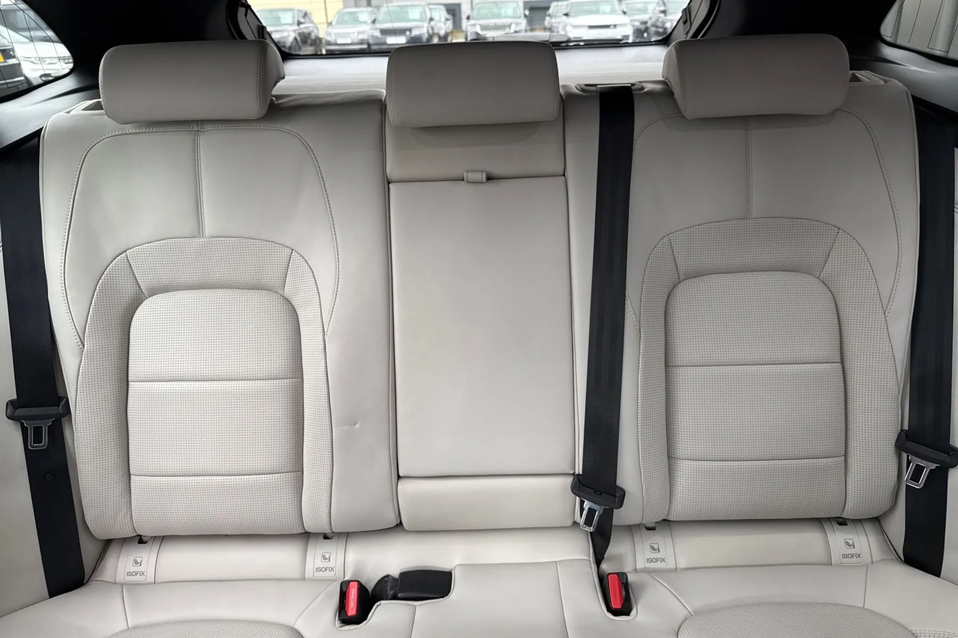 Jaguar F-PACE thumbnail image number 46