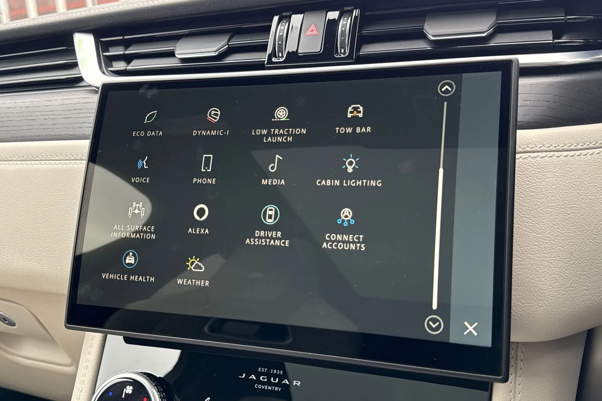 Jaguar F-PACE thumbnail image number 63