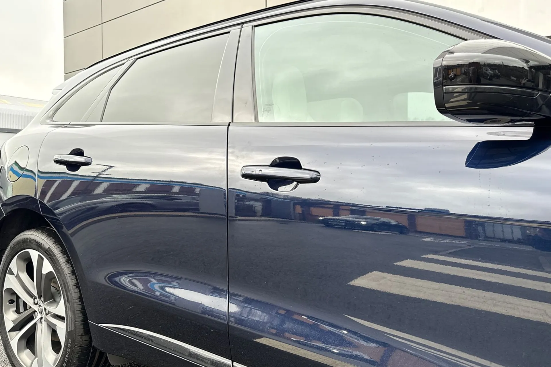 Jaguar F-PACE thumbnail image number 29