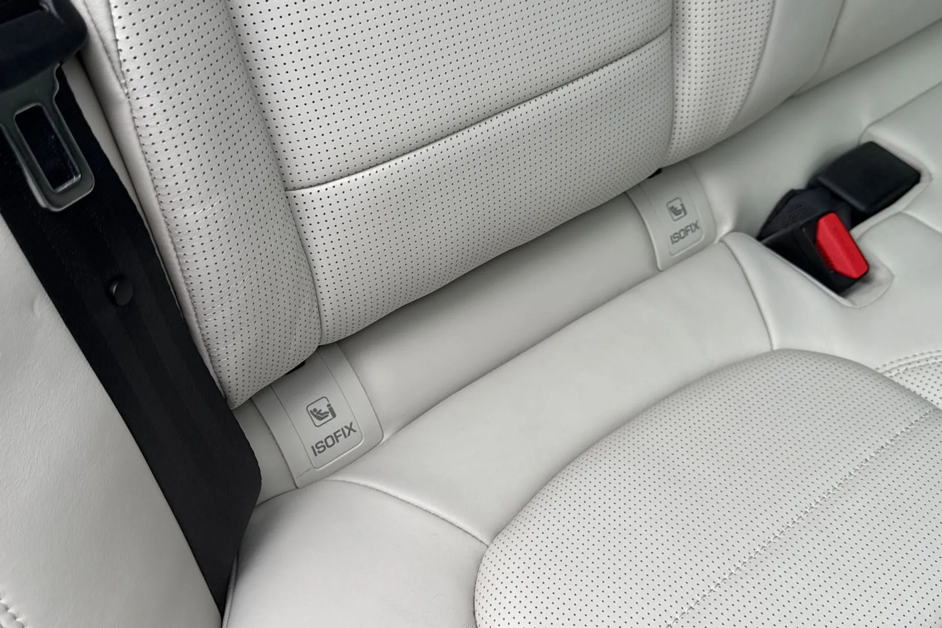 Jaguar F-PACE thumbnail image number 45