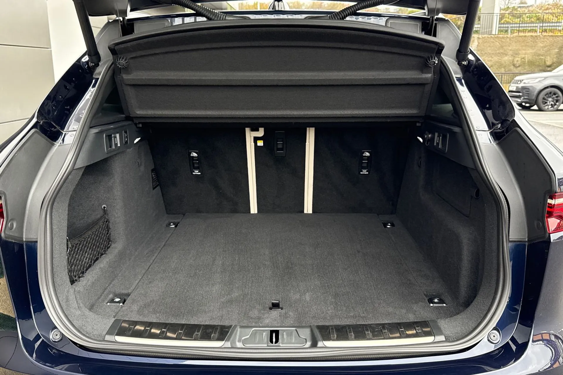 Jaguar F-PACE thumbnail image number 41