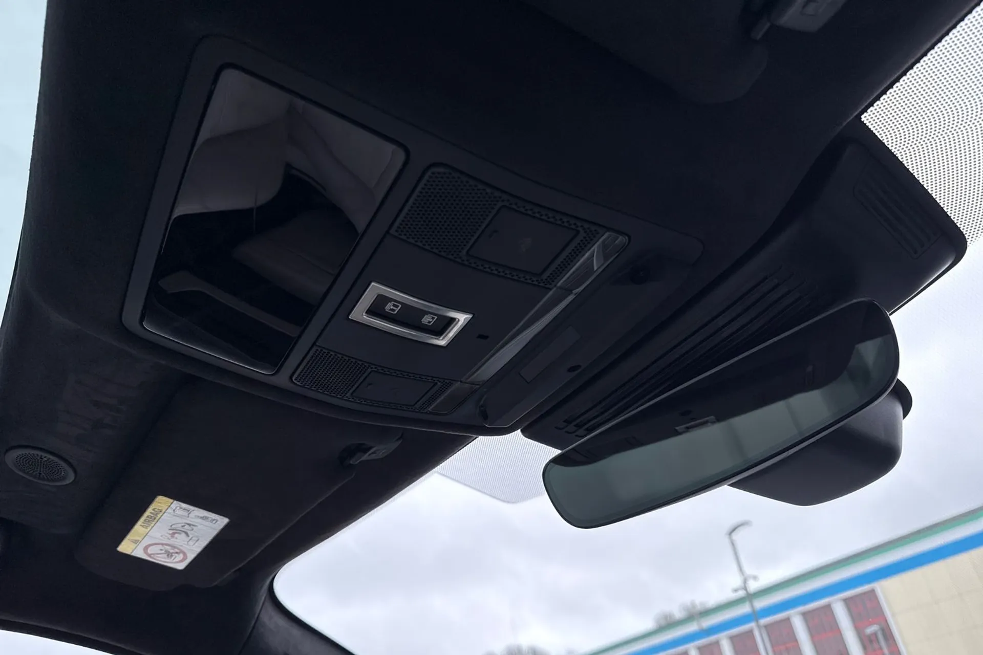 Jaguar F-PACE thumbnail image number 56