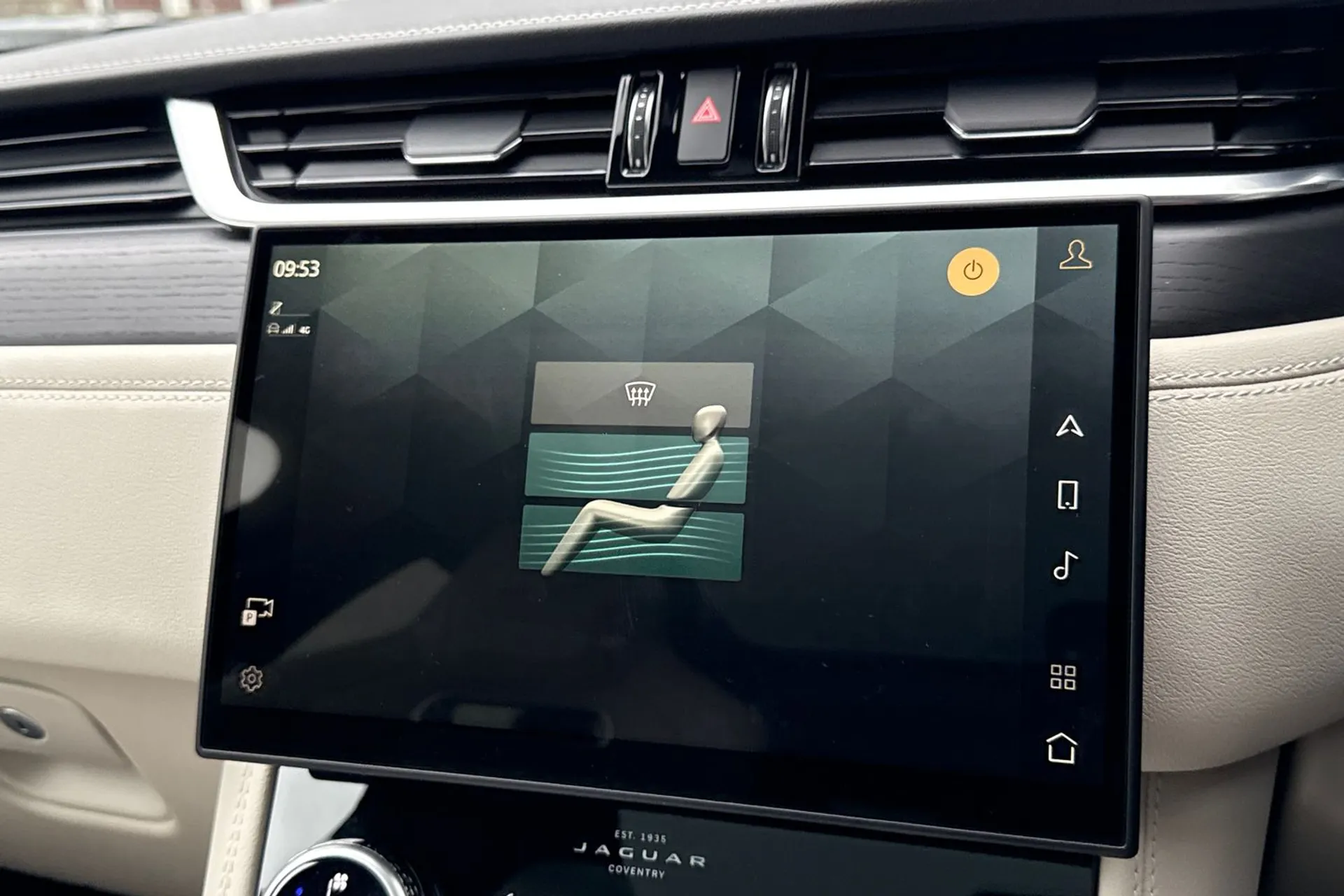 Jaguar F-PACE thumbnail image number 65