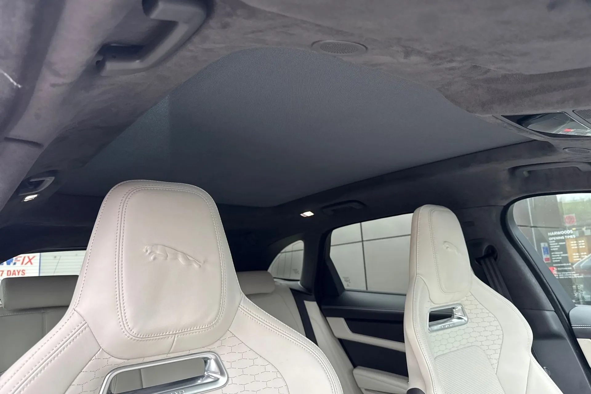 Jaguar F-PACE thumbnail image number 8