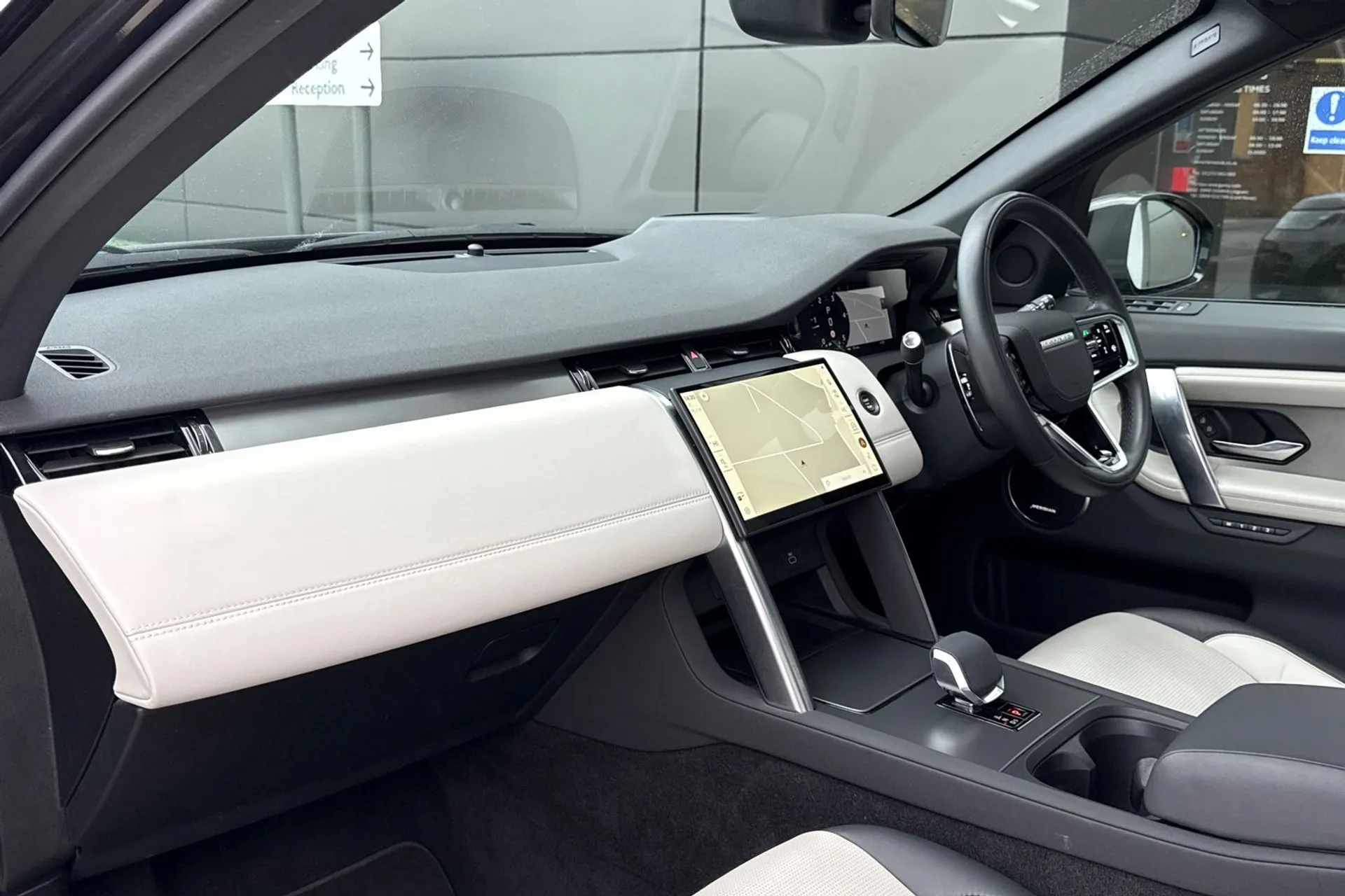 LAND ROVER DISCOVERY SPORT thumbnail image number 56