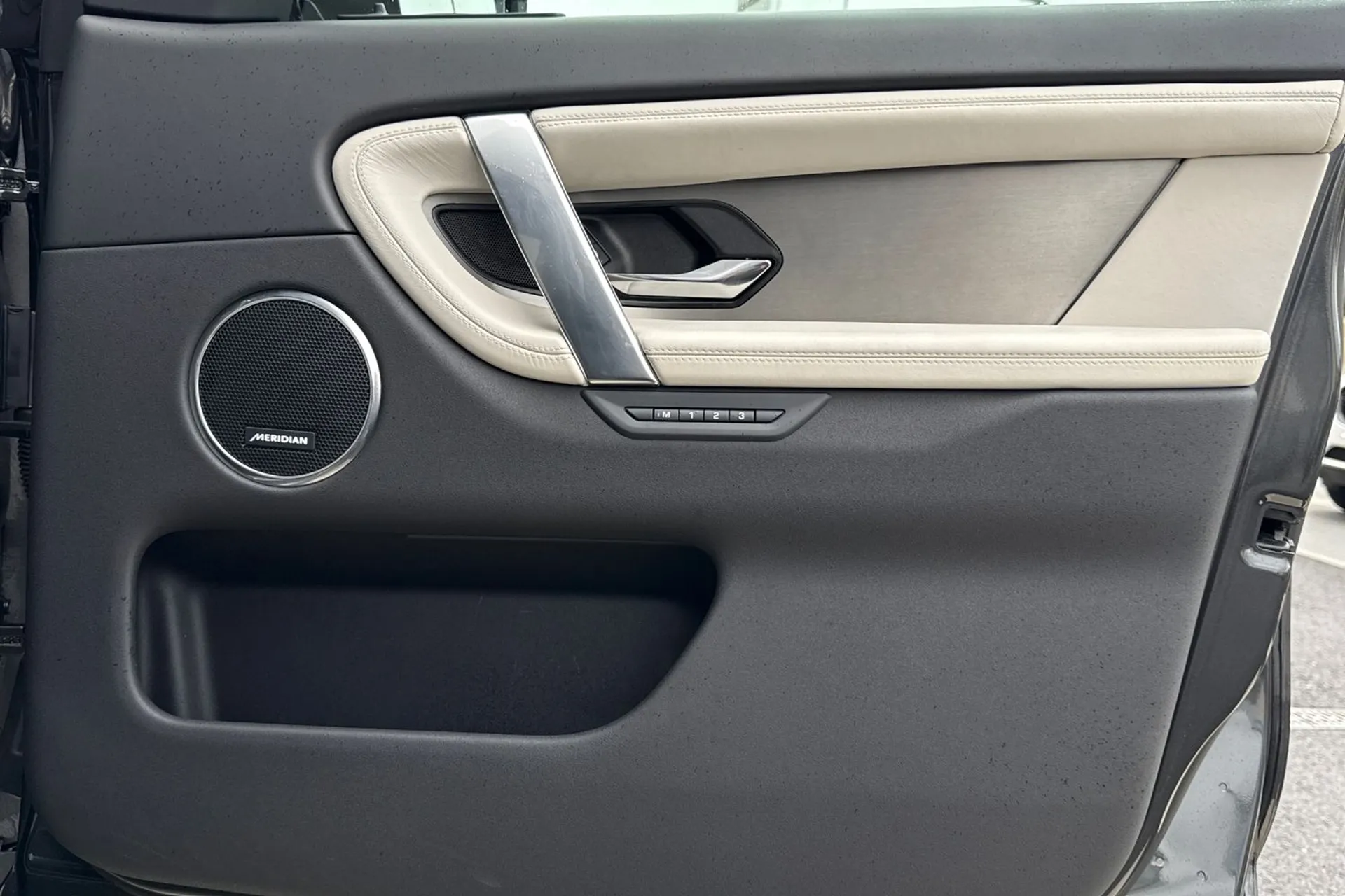 LAND ROVER DISCOVERY SPORT thumbnail image number 26