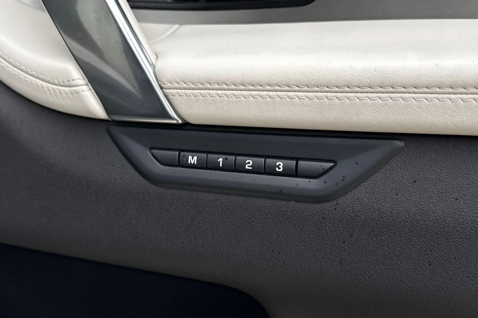 LAND ROVER DISCOVERY SPORT thumbnail image number 27