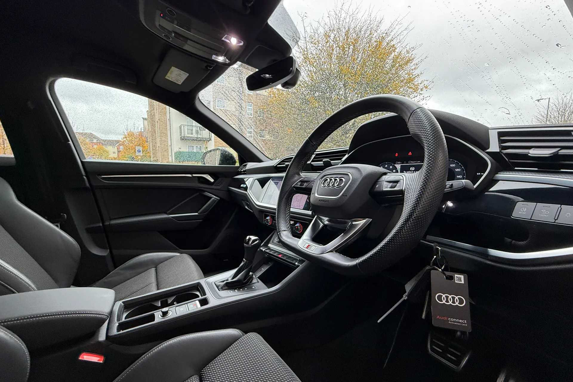 Audi Q3 thumbnail image number 9