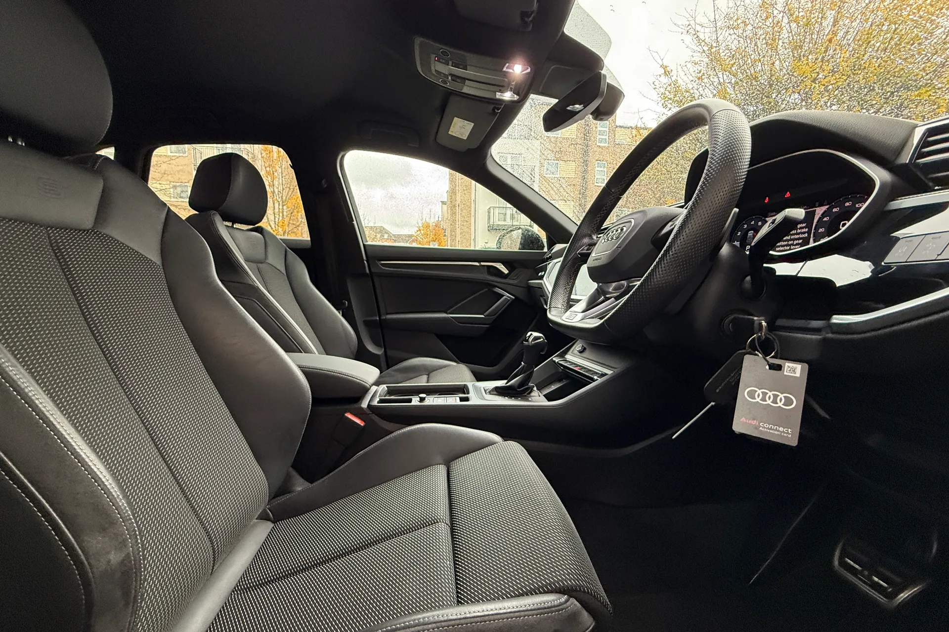 Audi Q3 thumbnail image number 29