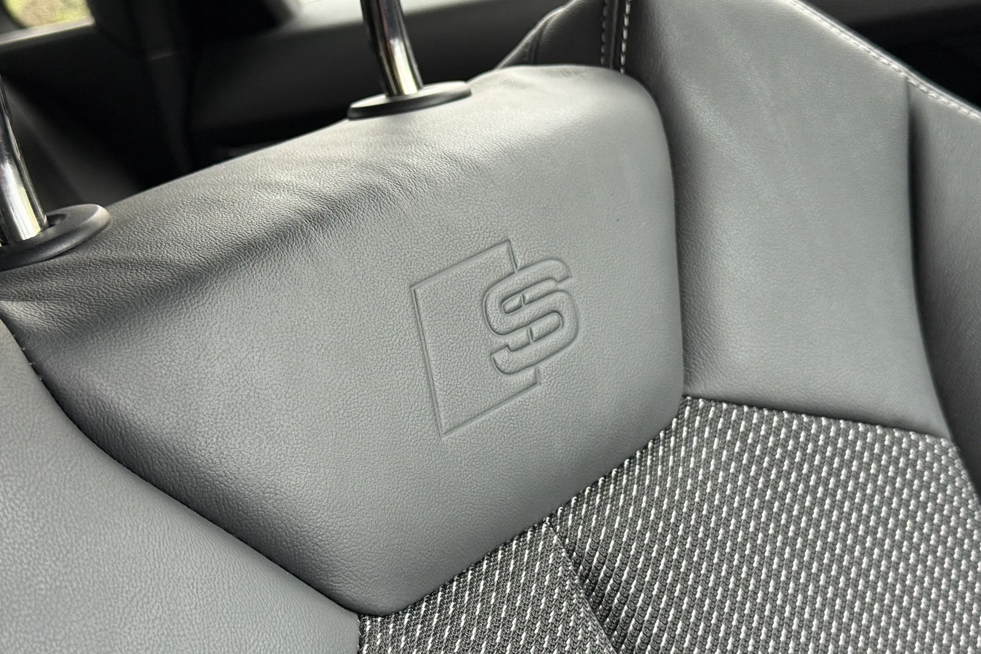 Audi Q3 thumbnail image number 26