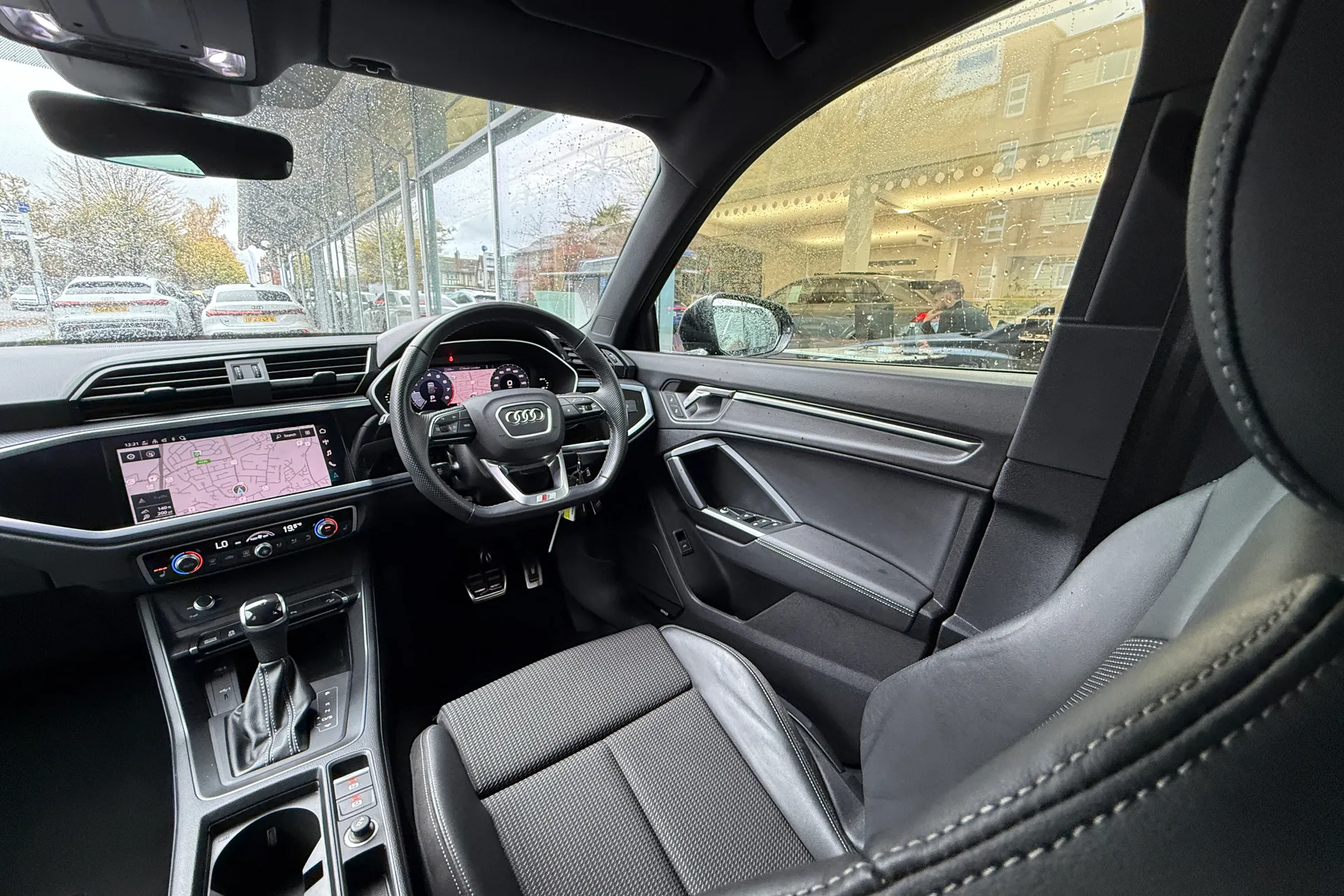 Audi Q3 thumbnail image number 41