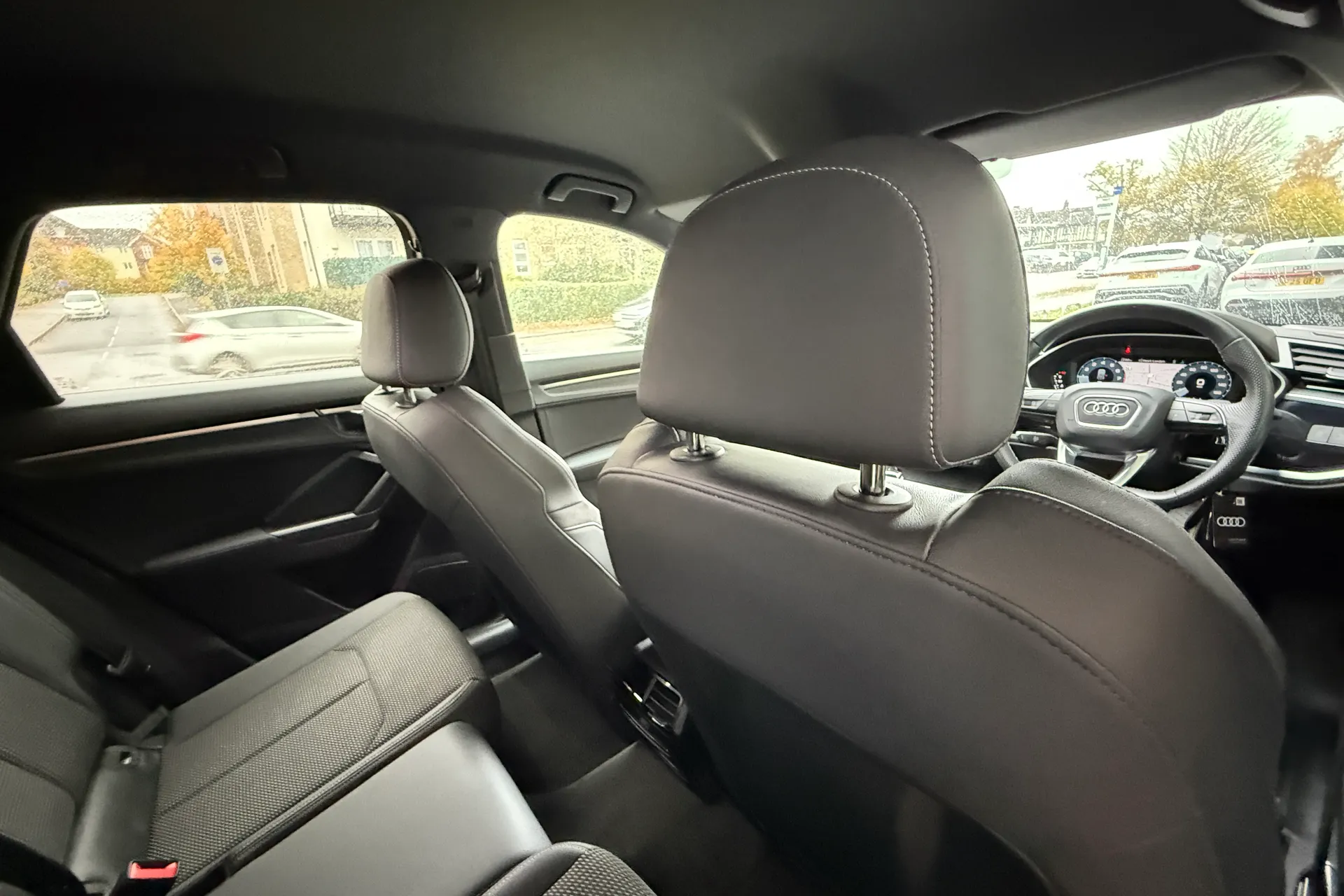 Audi Q3 thumbnail image number 37