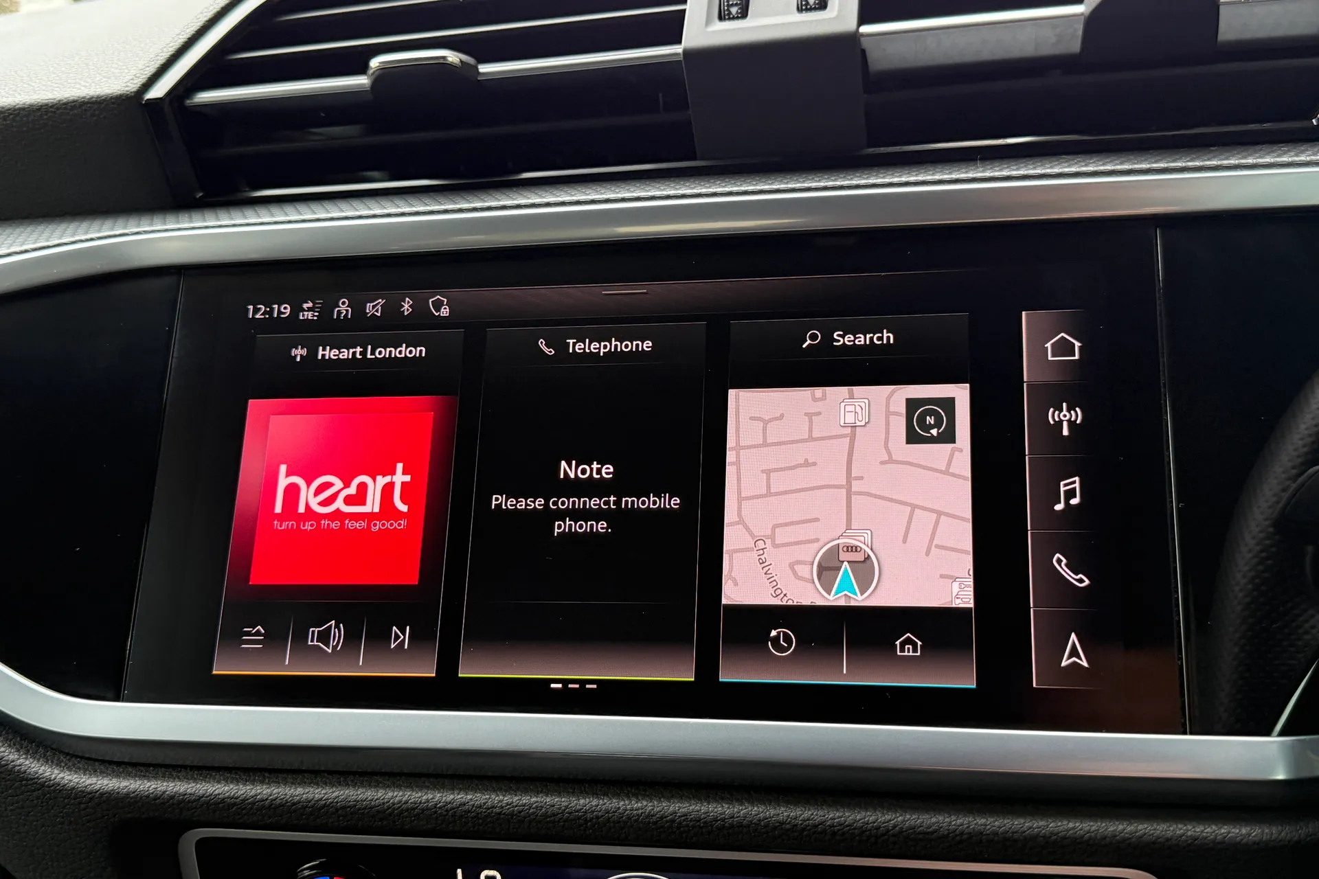 Audi Q3 thumbnail image number 15