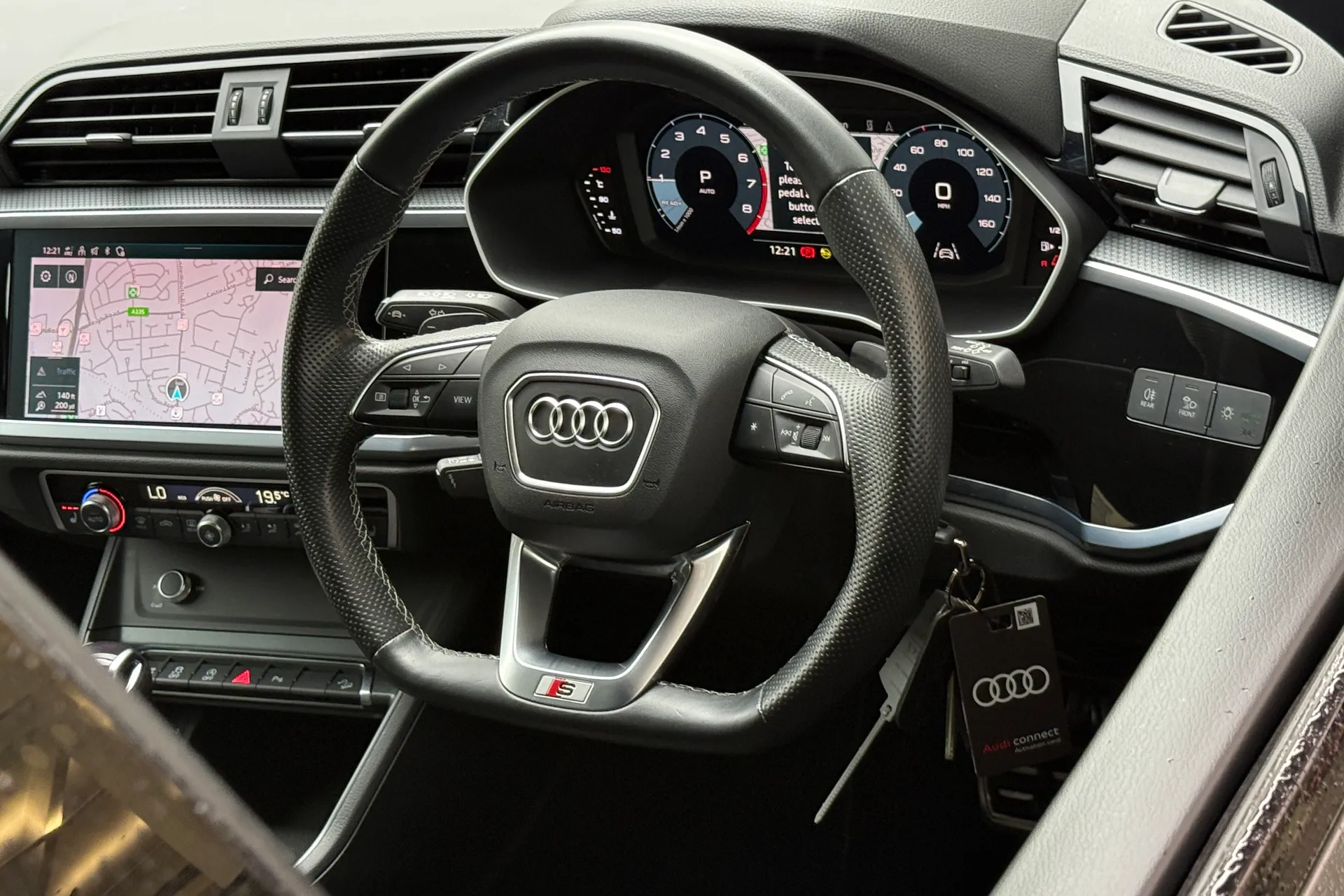 Audi Q3 thumbnail image number 31