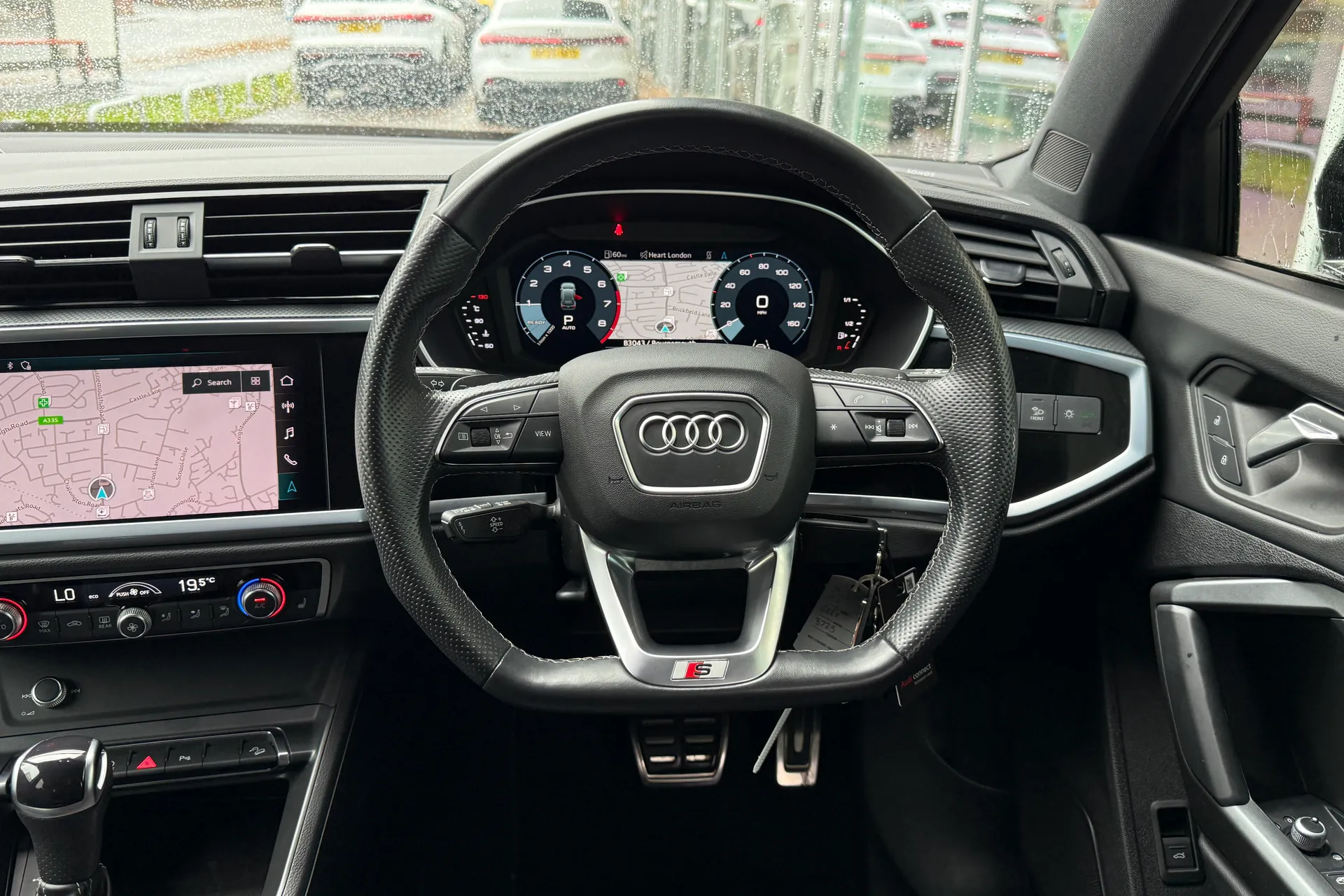 Audi Q3 thumbnail image number 40