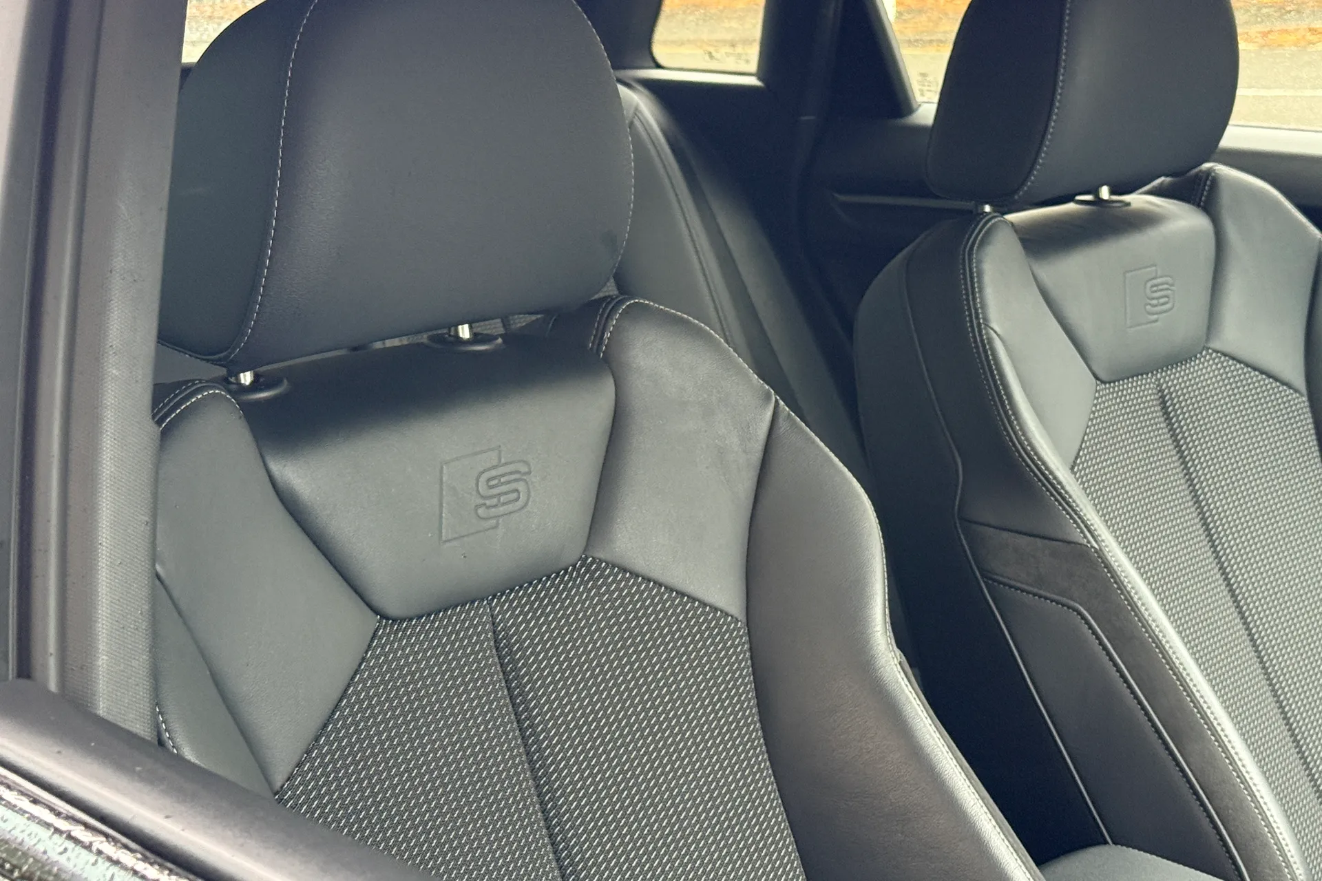 Audi Q3 thumbnail image number 32