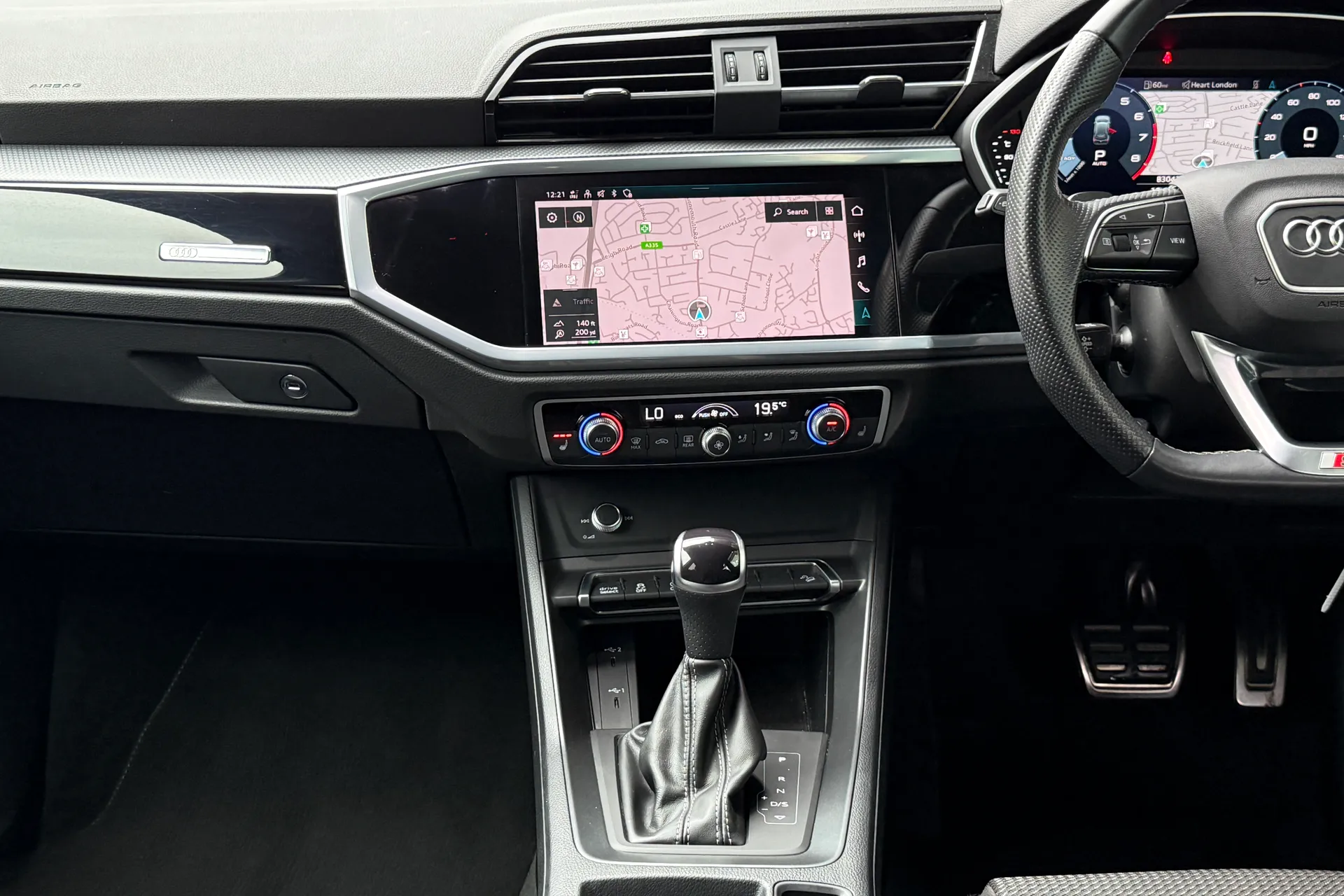 Audi Q3 thumbnail image number 39