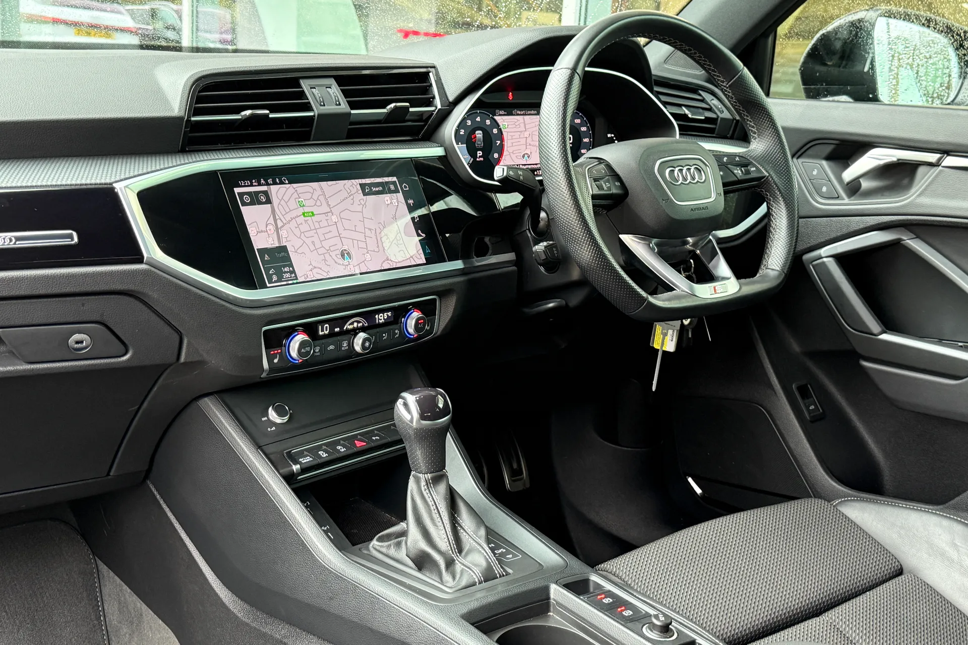 Audi Q3 thumbnail image number 54