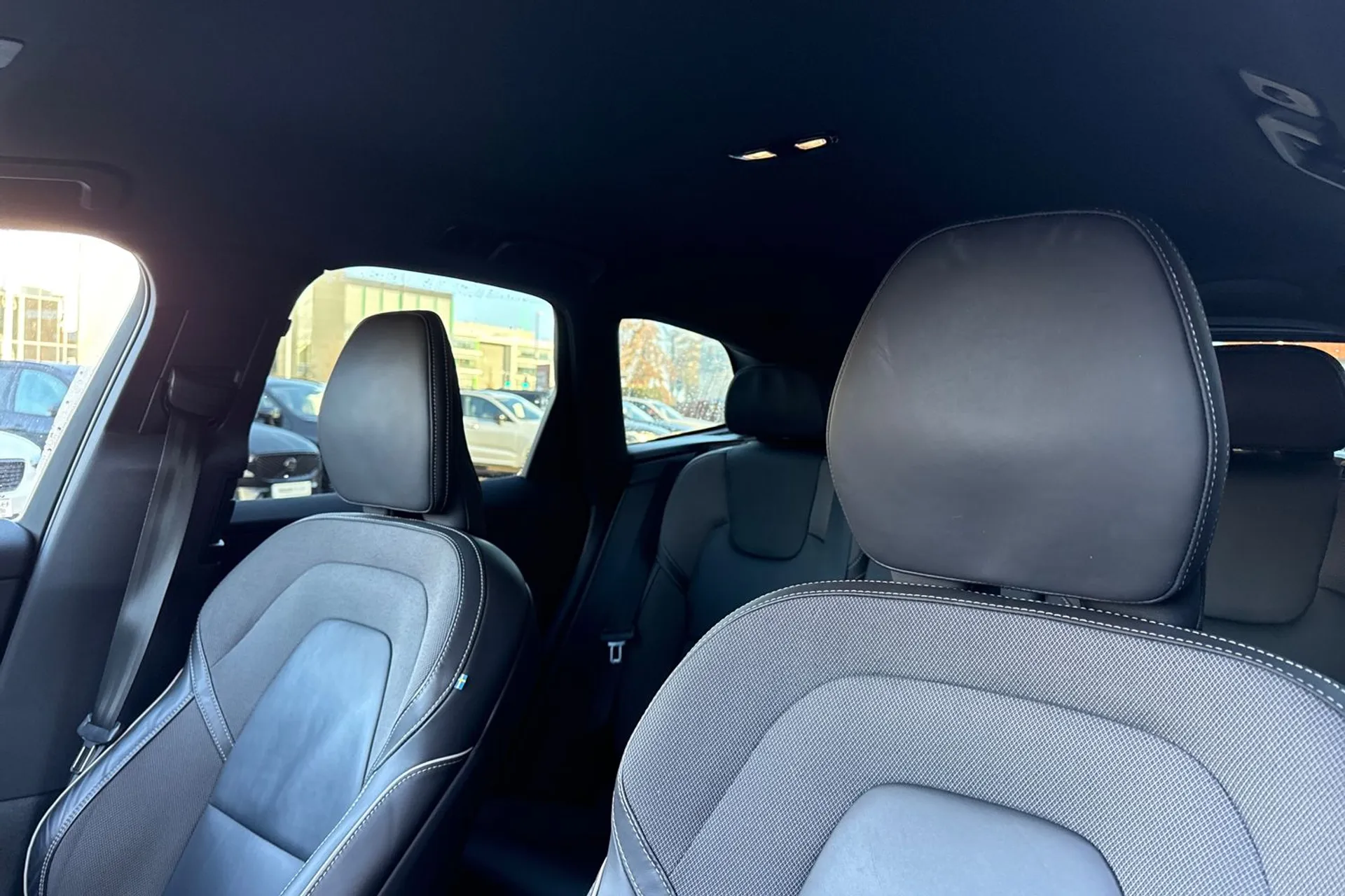 Volvo XC60 thumbnail image number 29