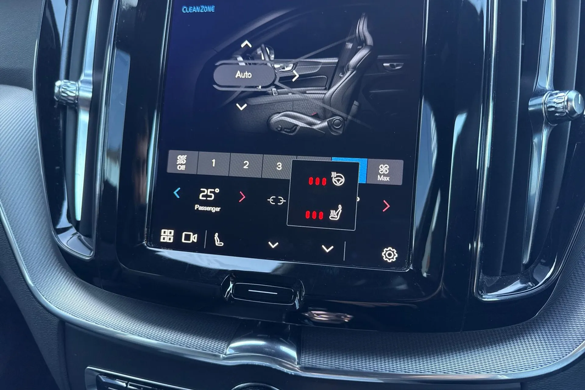 Volvo XC60 thumbnail image number 40