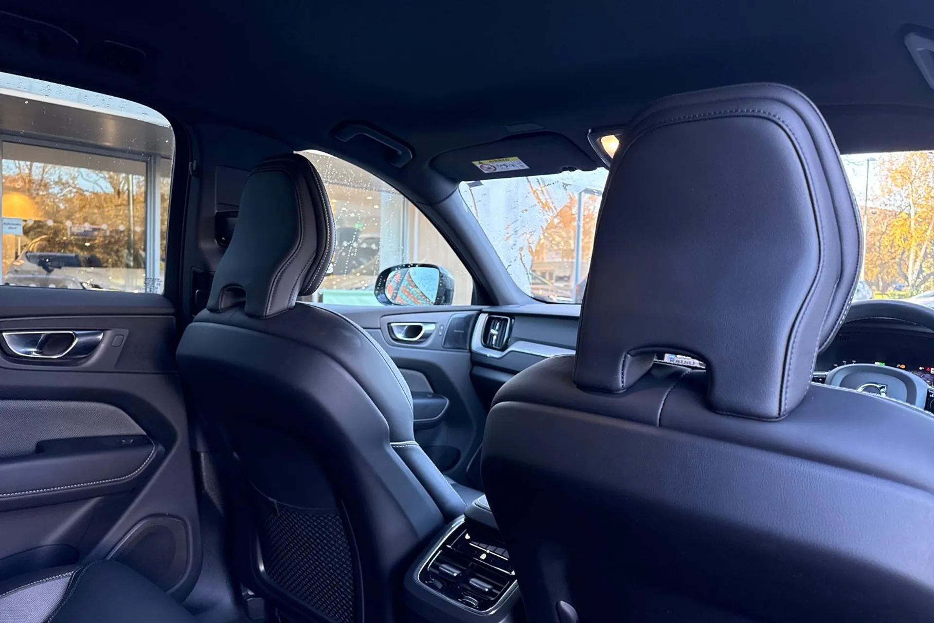 Volvo XC60 thumbnail image number 24