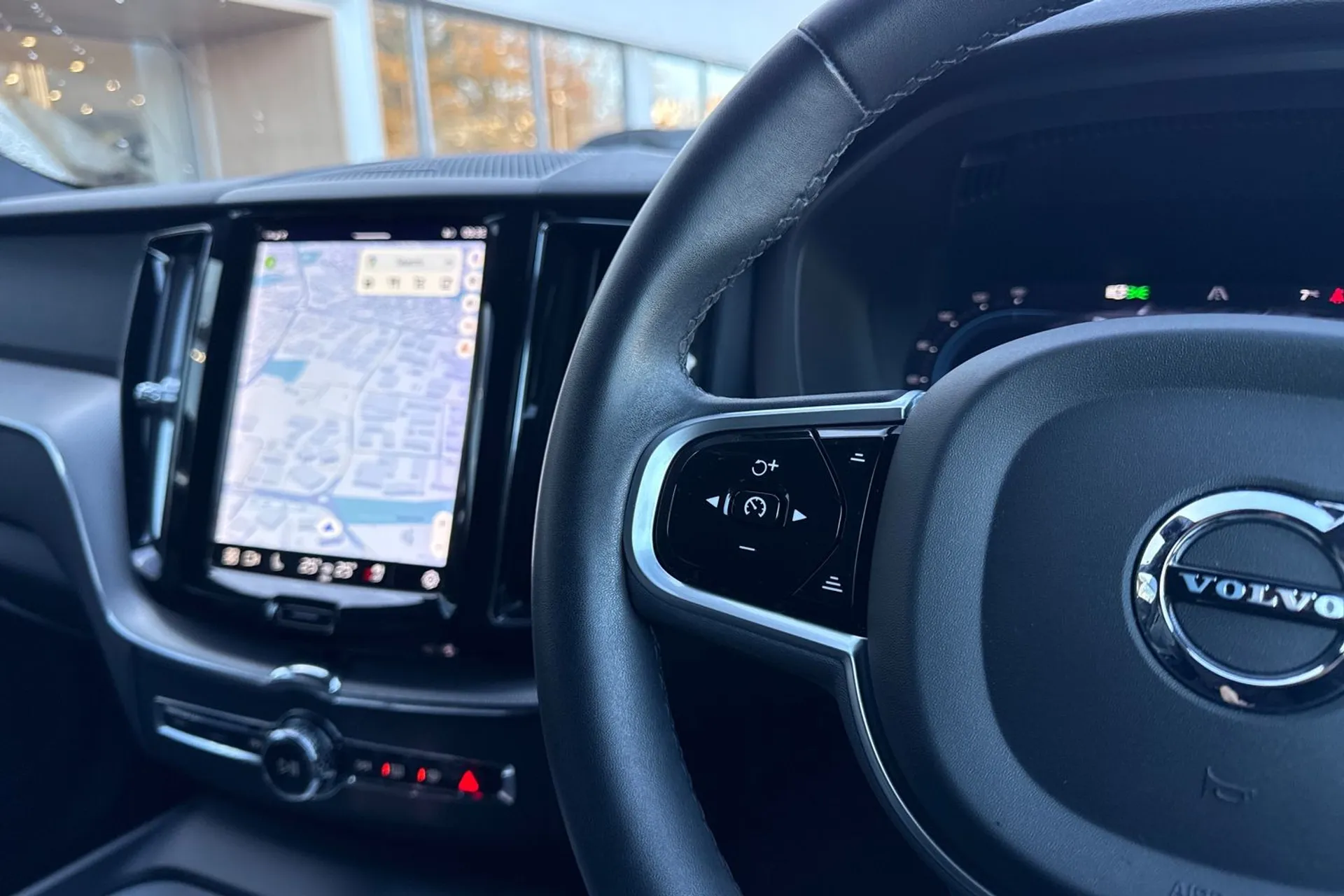 Volvo XC60 thumbnail image number 36