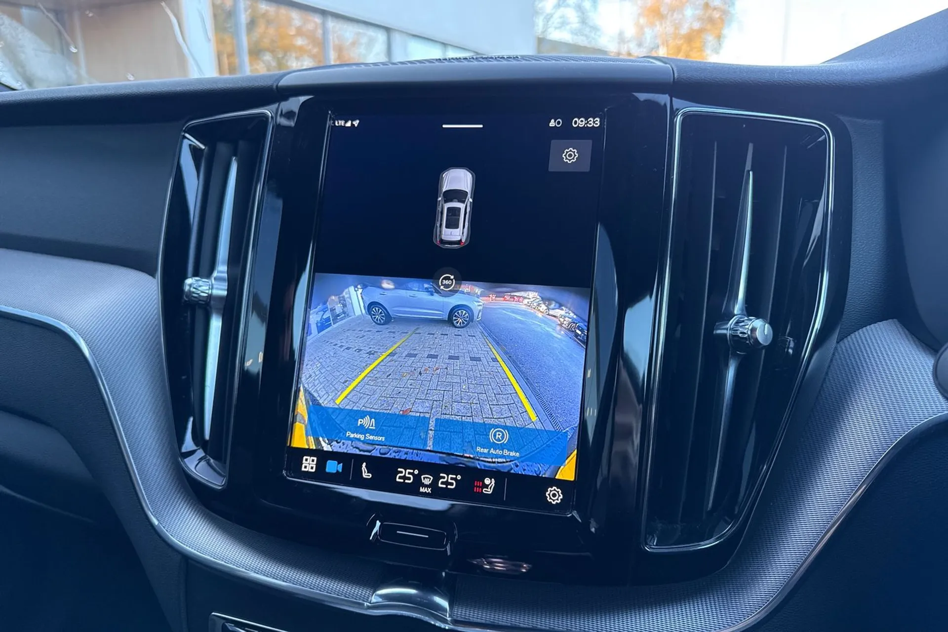 Volvo XC60 thumbnail image number 38