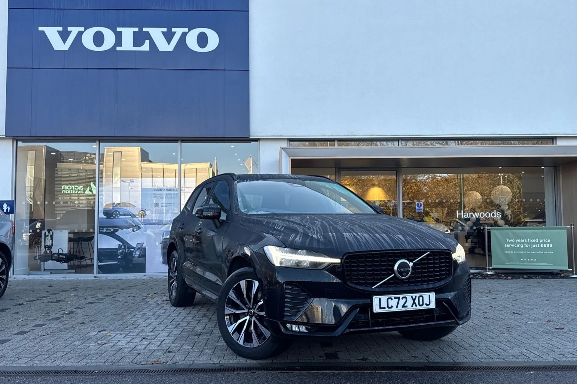 Volvo XC60 focused image