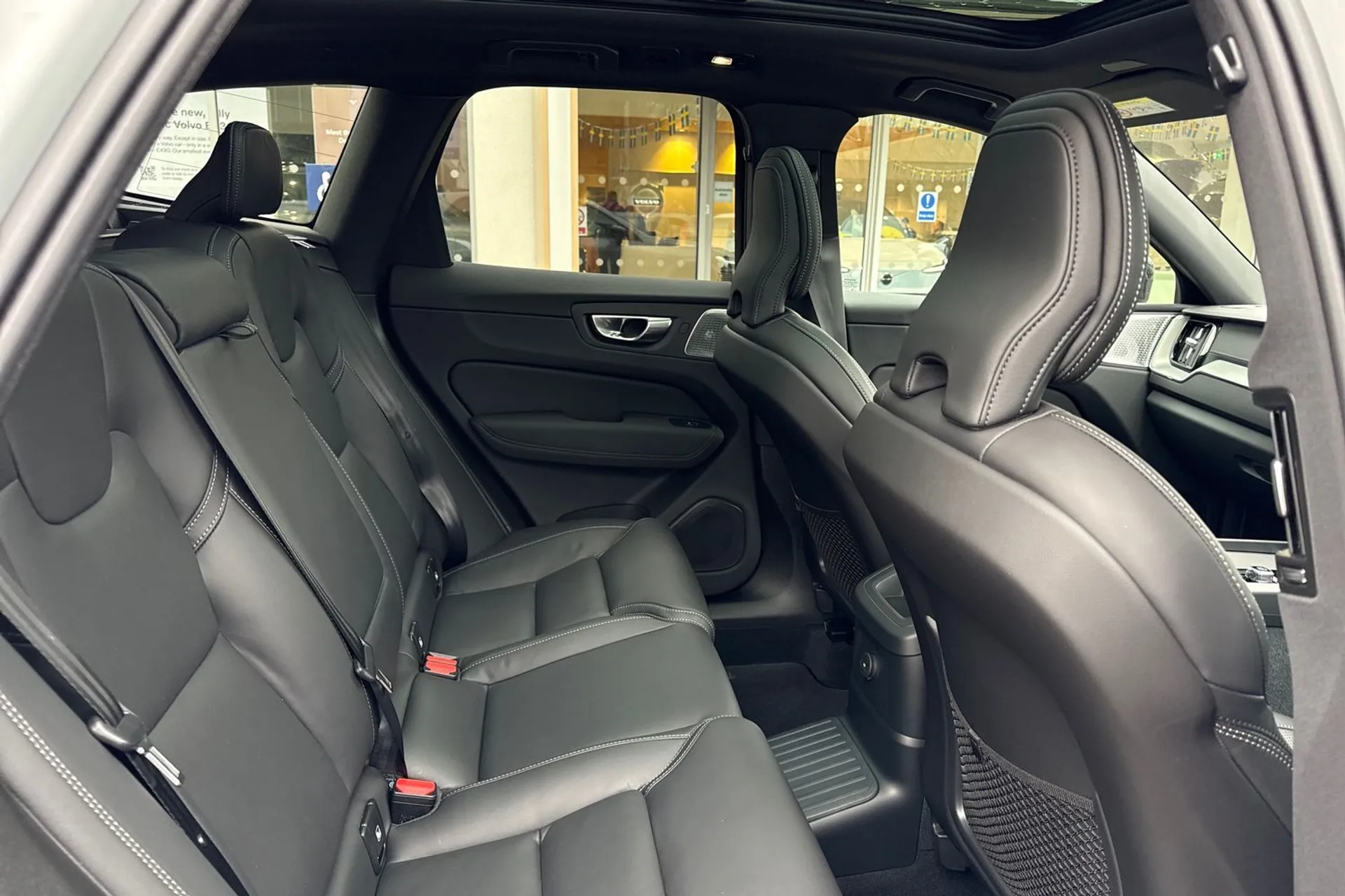 Volvo XC60 thumbnail image number 23