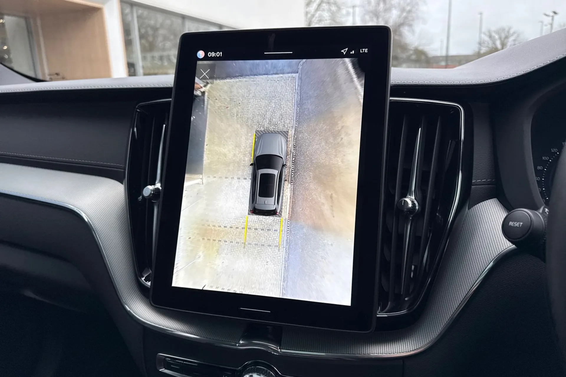 Volvo XC60 thumbnail image number 39