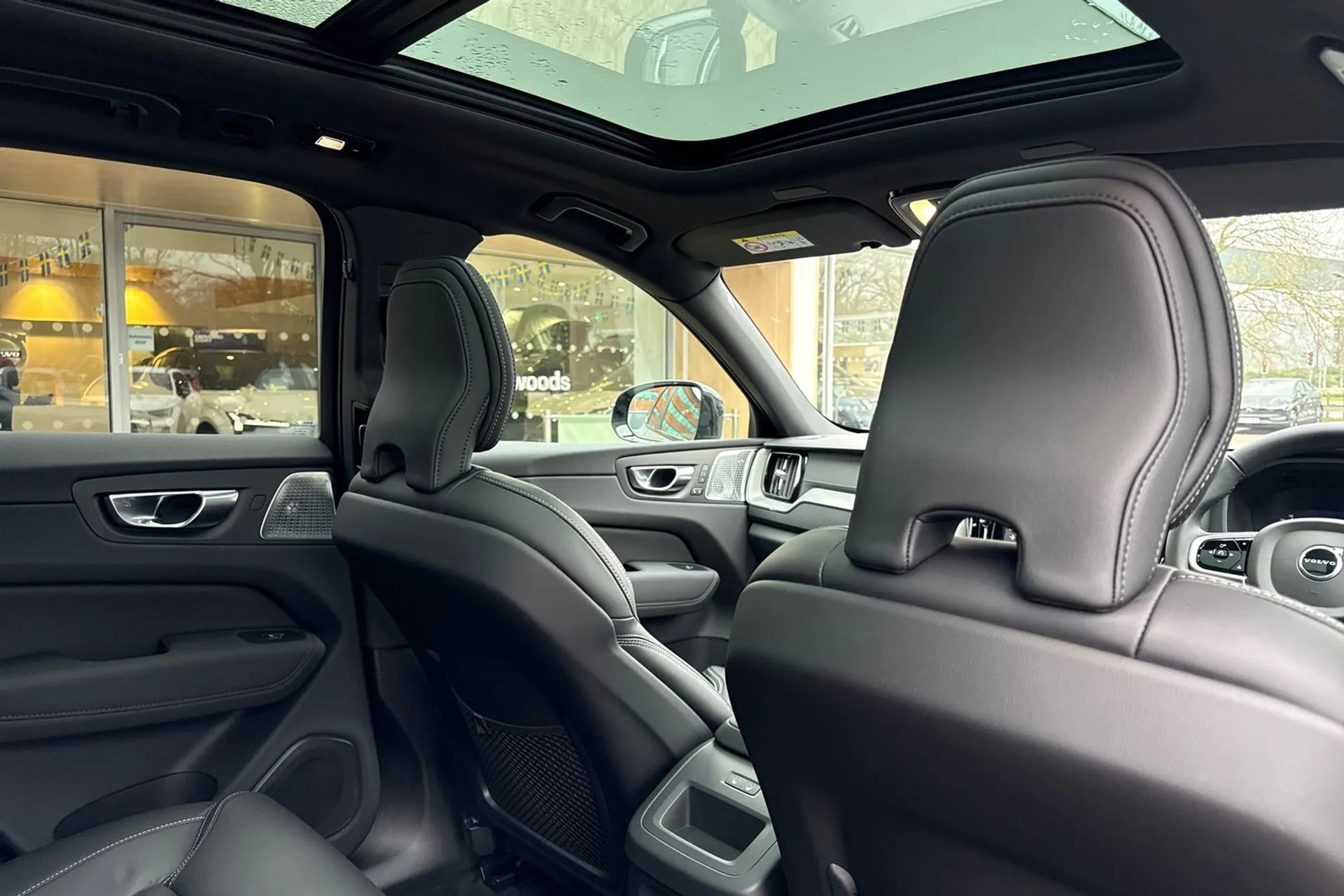 Volvo XC60 thumbnail image number 24