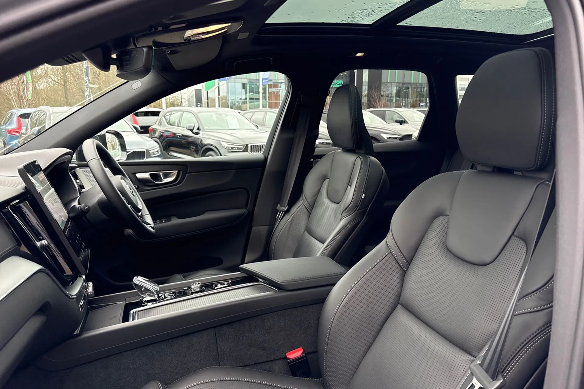 Volvo XC60 thumbnail image number 28